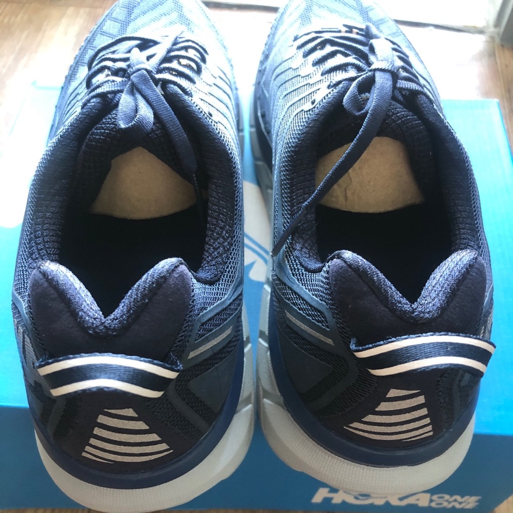 NIB: Men’s Hoka One Black Iris Sneakers